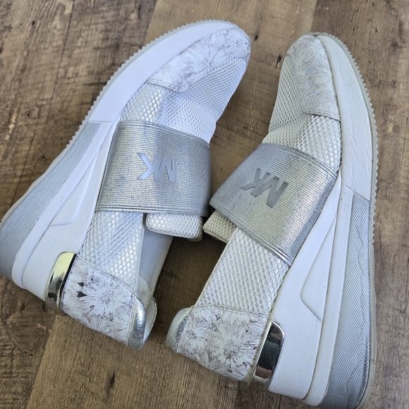 Michael Kors Women's 7m White Slip-On Sneakers - Picture 7 of 11